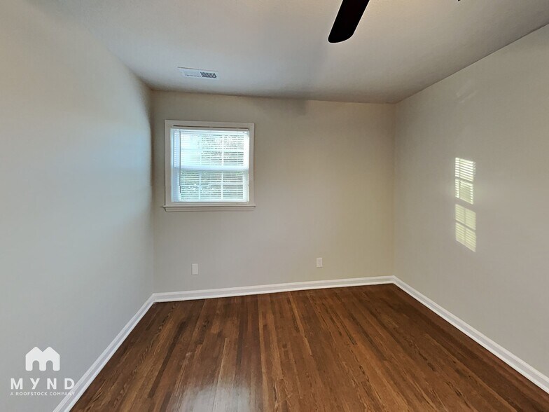 Building Photo - 10724 Arlington Church Rd