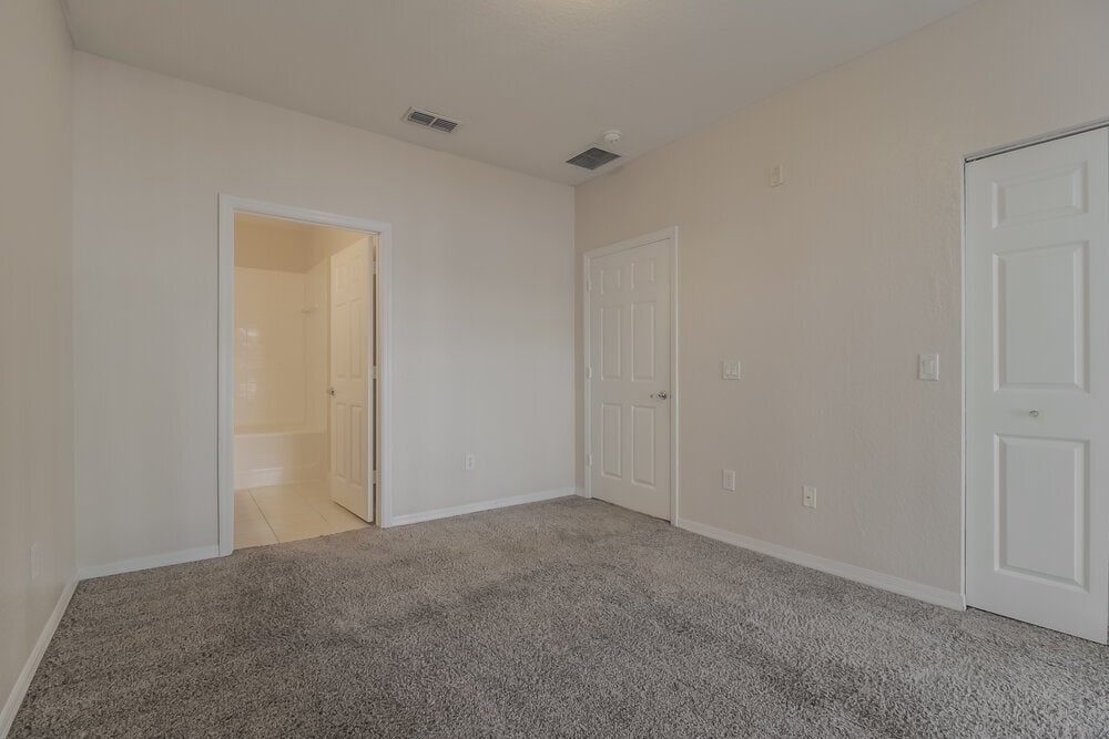 Building Photo - 2586 Grand Central Pkwy