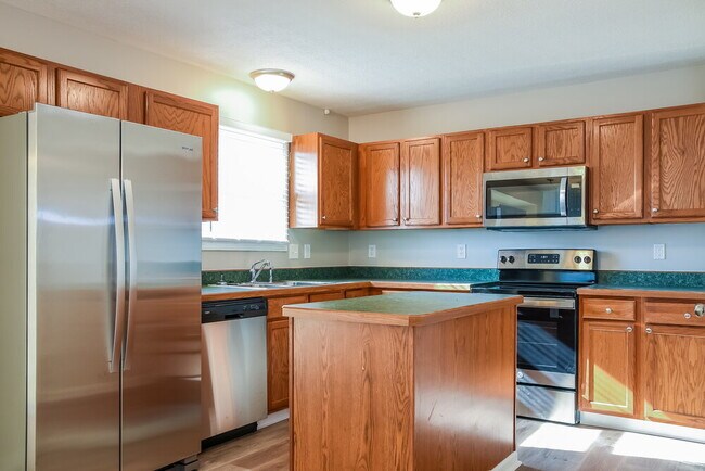 Building Photo - 5347 Dietrich Ave