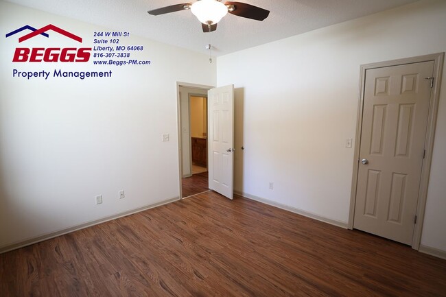 Building Photo - Liberty Duplex 2BR/1BA   917B Elizabeth