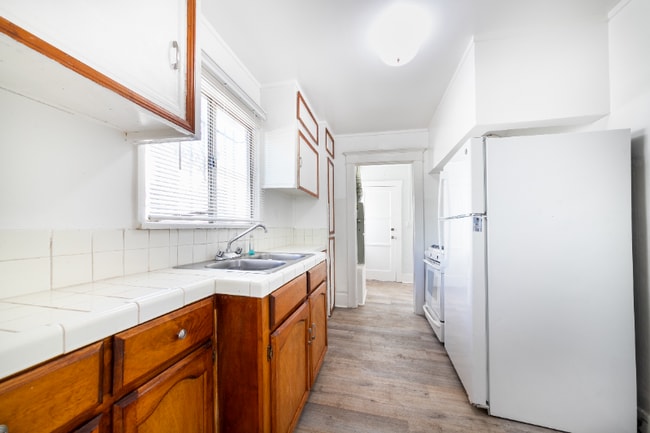 Building Photo - 6622 Bonsallo Ave