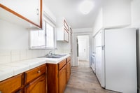 Building Photo - 6622 Bonsallo Ave