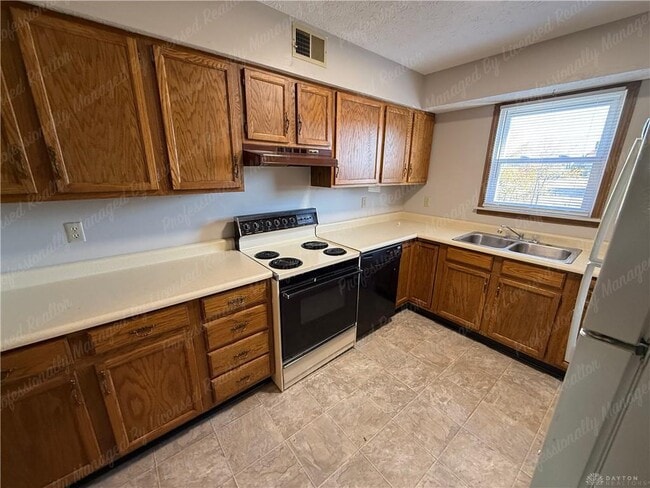 Building Photo - 557 N Broad St