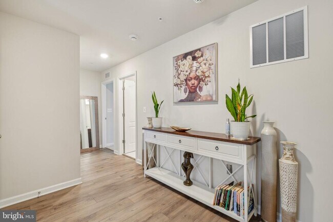 Building Photo - 10908 Meridian Hill Way