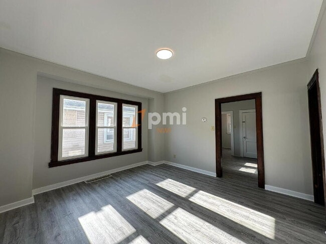 Building Photo - 1132 Drackert St