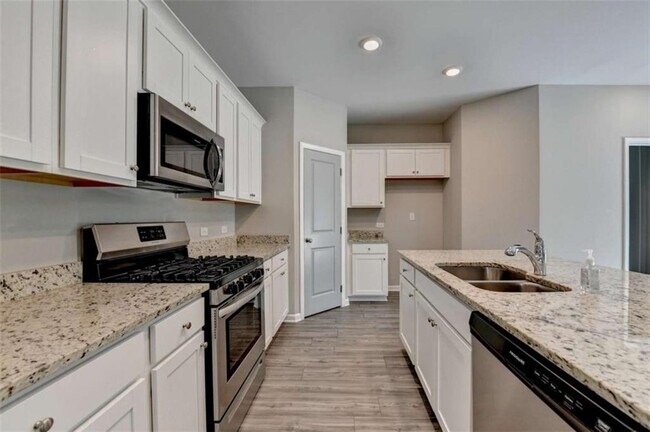 Building Photo - 125 Osprey Overlook Dr