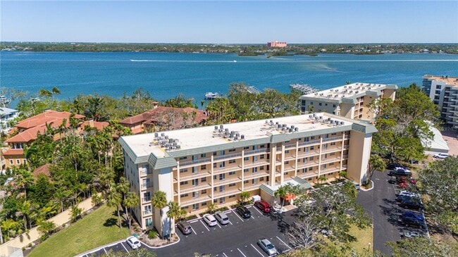 Building Photo - 8625 Midnight Pass Rd