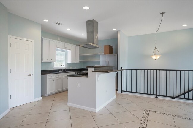 Building Photo - 1213 Wakefield Dr