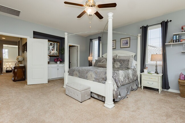 Building Photo - Stunning 4 bedroom 3.5 bath home with 3 ca...
