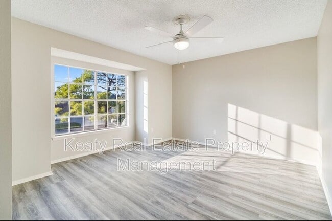Building Photo - 107 Meudon St