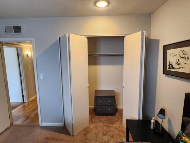 Building Photo - 1702 W Tuckey Ln