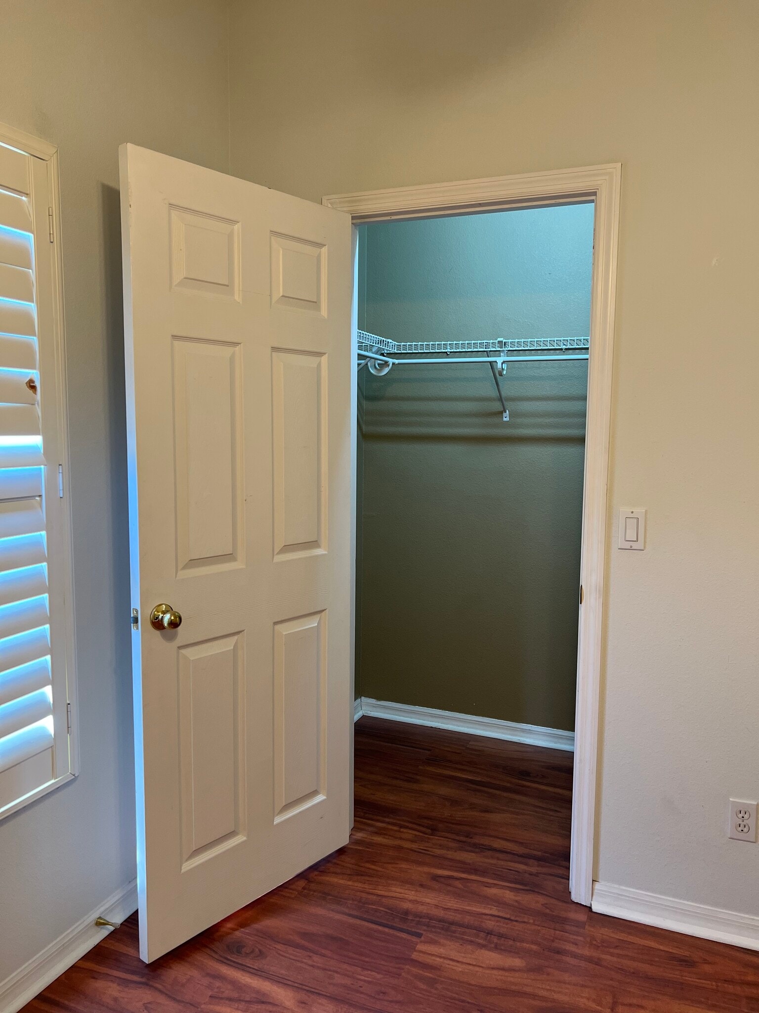 Bedroom Closet entry - 112 Avery Lake Drive