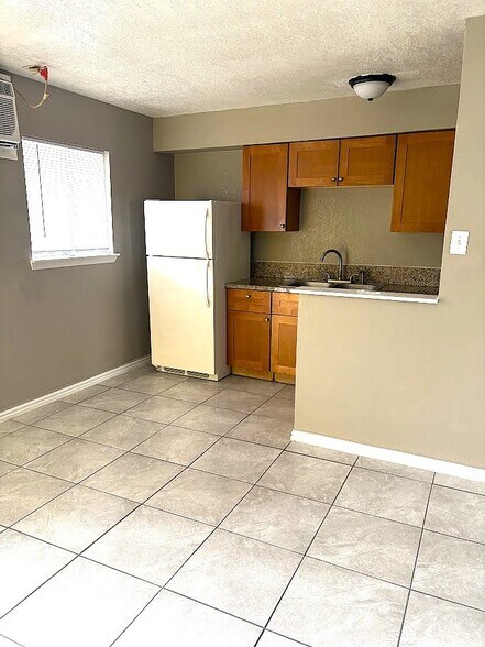 Building Photo - 1310 Bundrant Dr