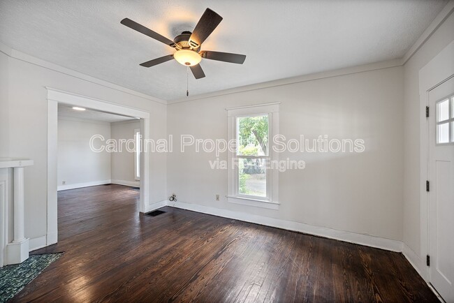 Primary Photo - 1227 Woodside Blvd