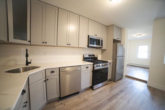 Building Photo - 206 48th St