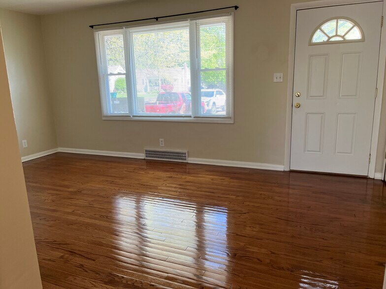 Building Photo - 695 Afton Ave