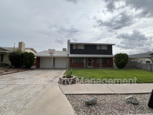 Primary Photo - 11620 Versailles Ave NE