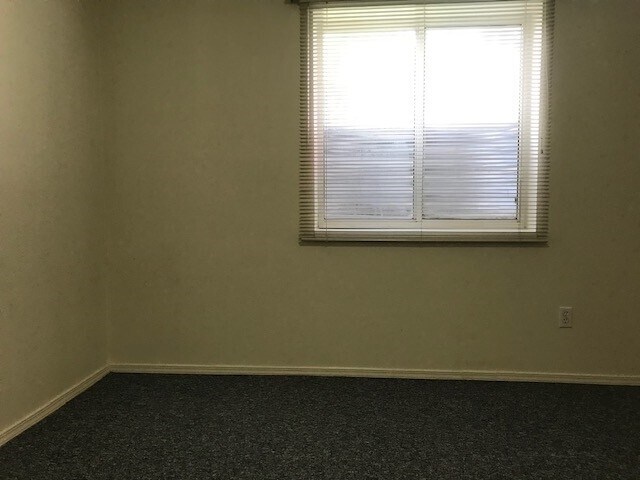 Building Photo - 209 W 500 N