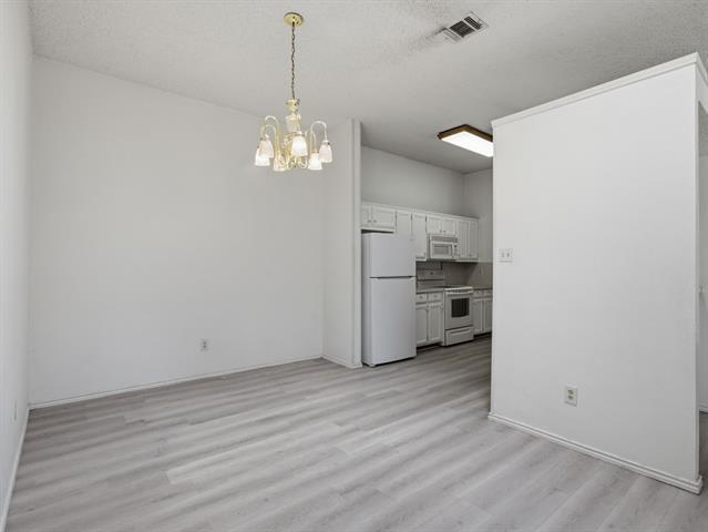 Building Photo - 2103 Overview Ln