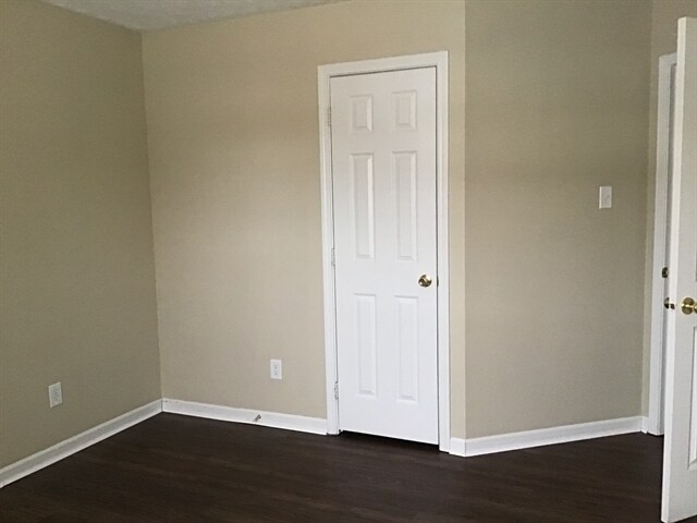 Building Photo - 8453 Trappers Ct