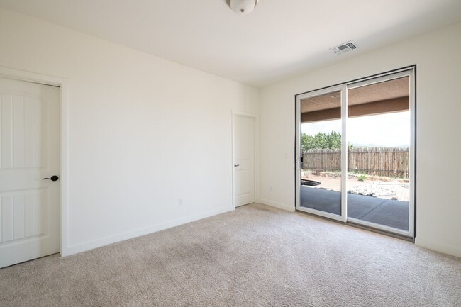 Building Photo - Stunning 3-Bedroom Home with Mountain Views in Tessera