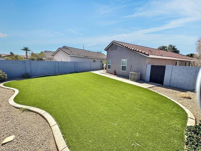 Building Photo - 5660 E Forge Cir
