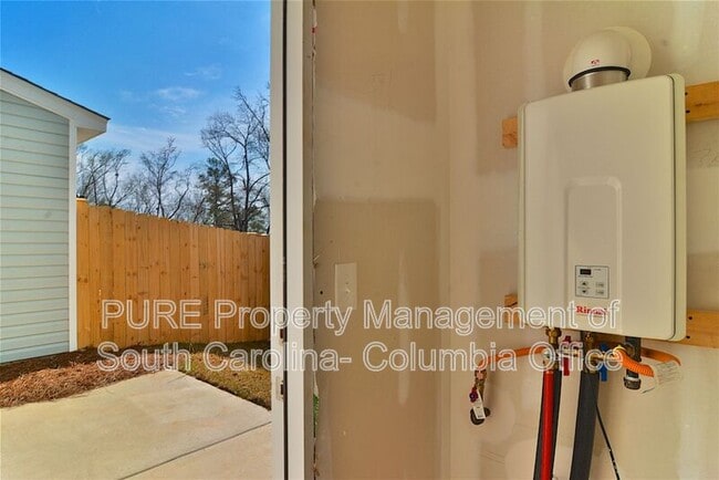 Building Photo - 215 Northwood St