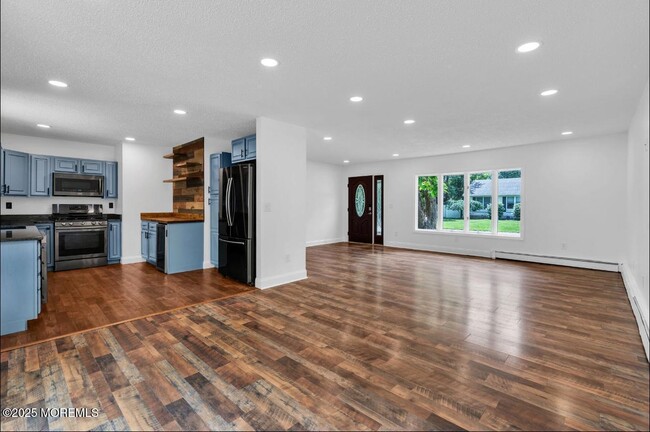 Building Photo - 43 3rd St