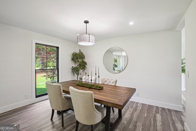 Building Photo - 120 Red Fox Run