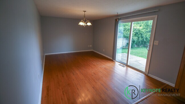 Building Photo - 6426 Silver Pheasant Ct