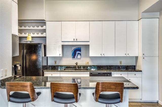 Building Photo - 3225 Turtle Creek Blvd Blvd