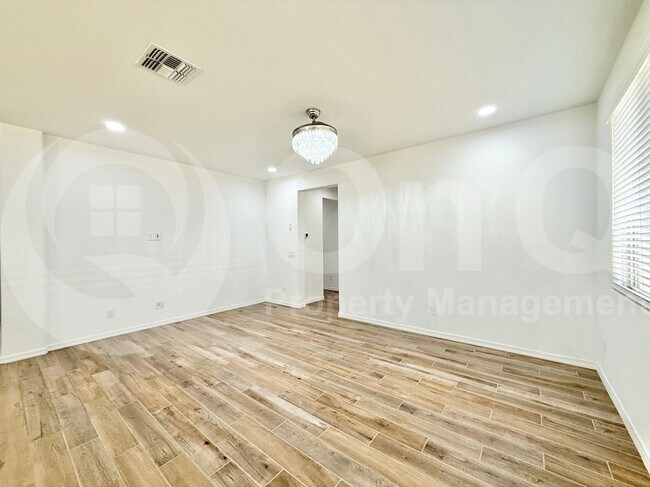 Building Photo - 25493 N 143rd Dr