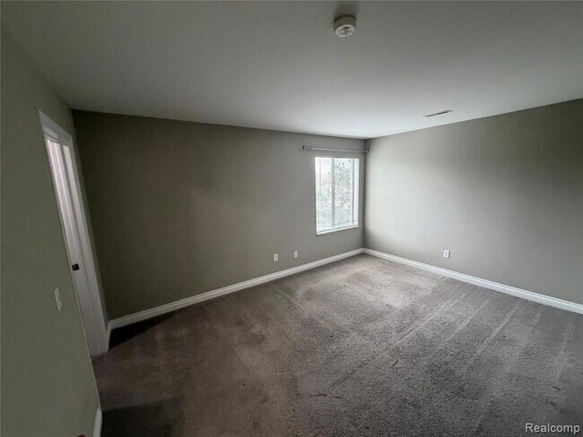 Building Photo - 32013 W 12 Mile Rd