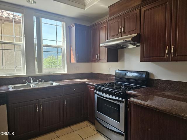 Building Photo - 2930 Fairway Ave