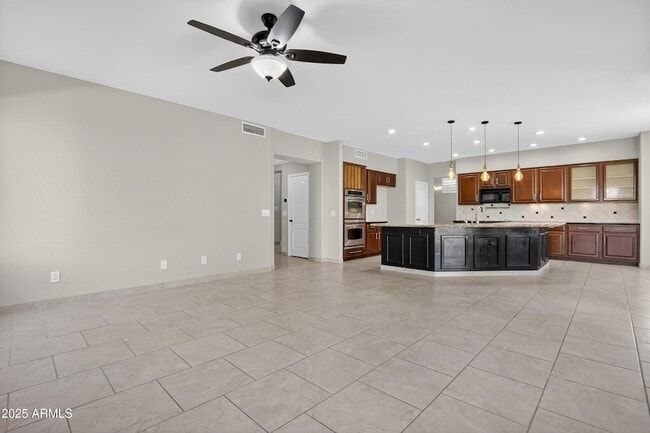 Building Photo - 4302 E Mossman Rd