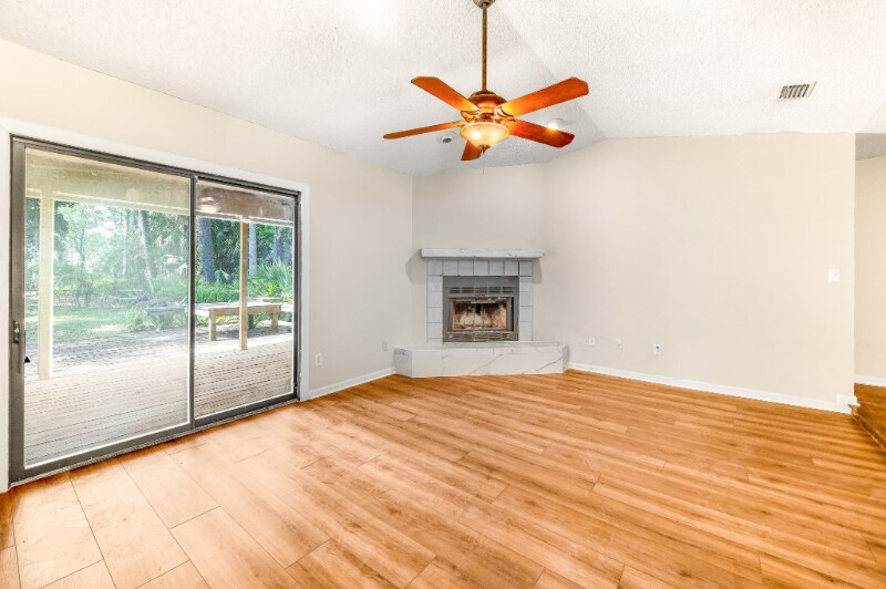 Building Photo - 119 Palm Valley Woods Dr