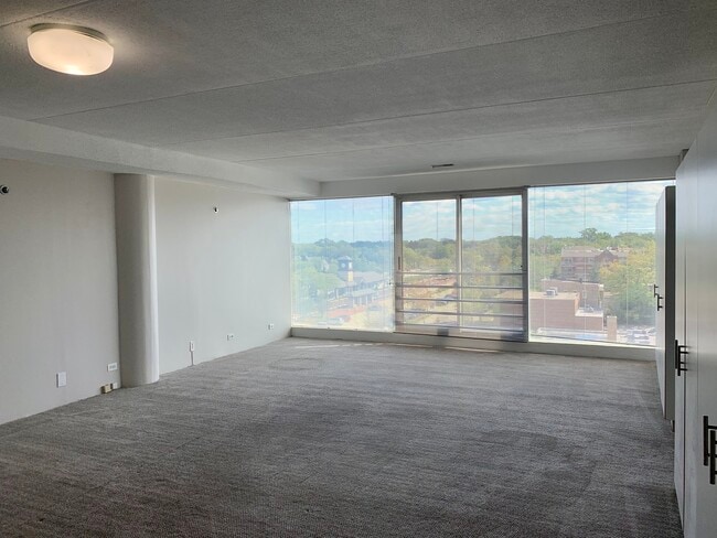 Building Photo - 1770 1st St