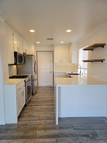 Building Photo - 813 Caminito Nogales