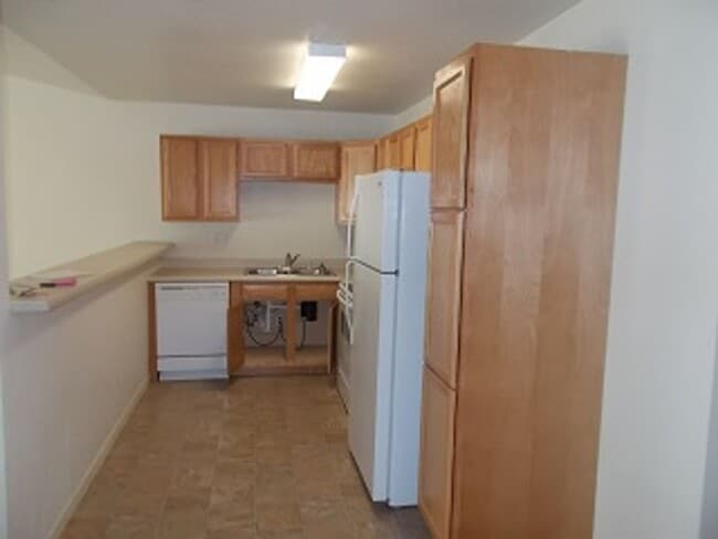 Building Photo - Cozy 2 Bedroom,  2 Bathroom Duplex!