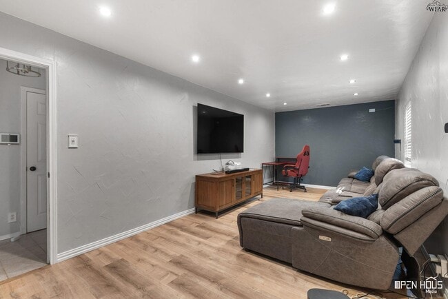 Building Photo - 4906 Colleen Dr