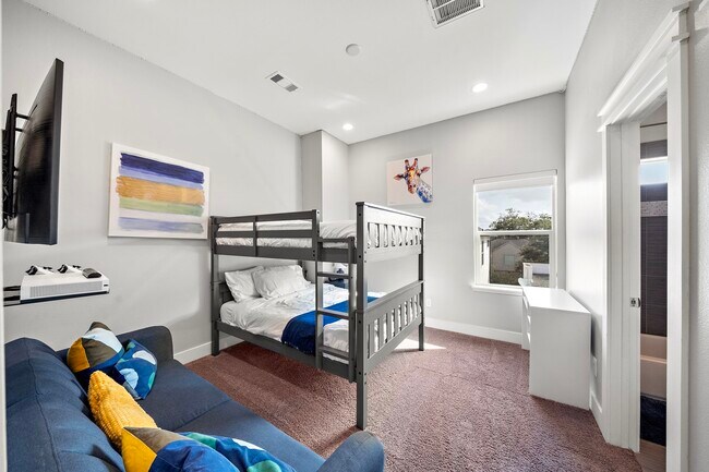 Building Photo - 4309 Marina St