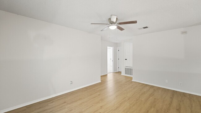 Building Photo - 1073 Stone Hollow