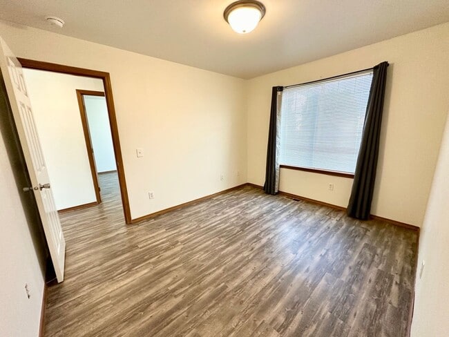 Building Photo - Charming 4-Bedroom Home with Large Fenced Yard and Modern Updates in Ellensburg