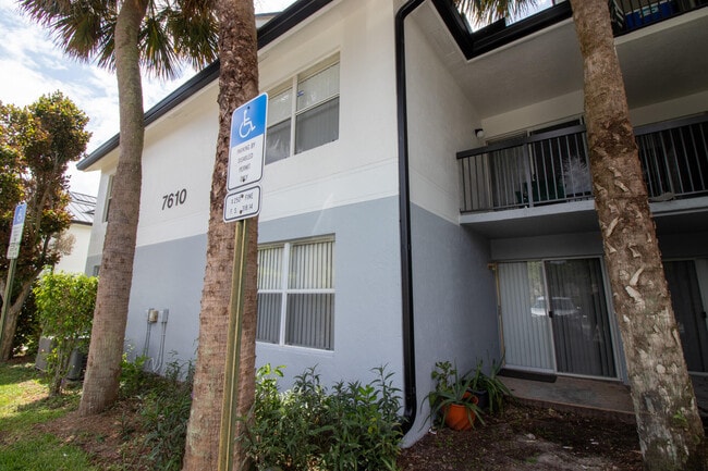 Building Photo - 7610 Westwood Dr