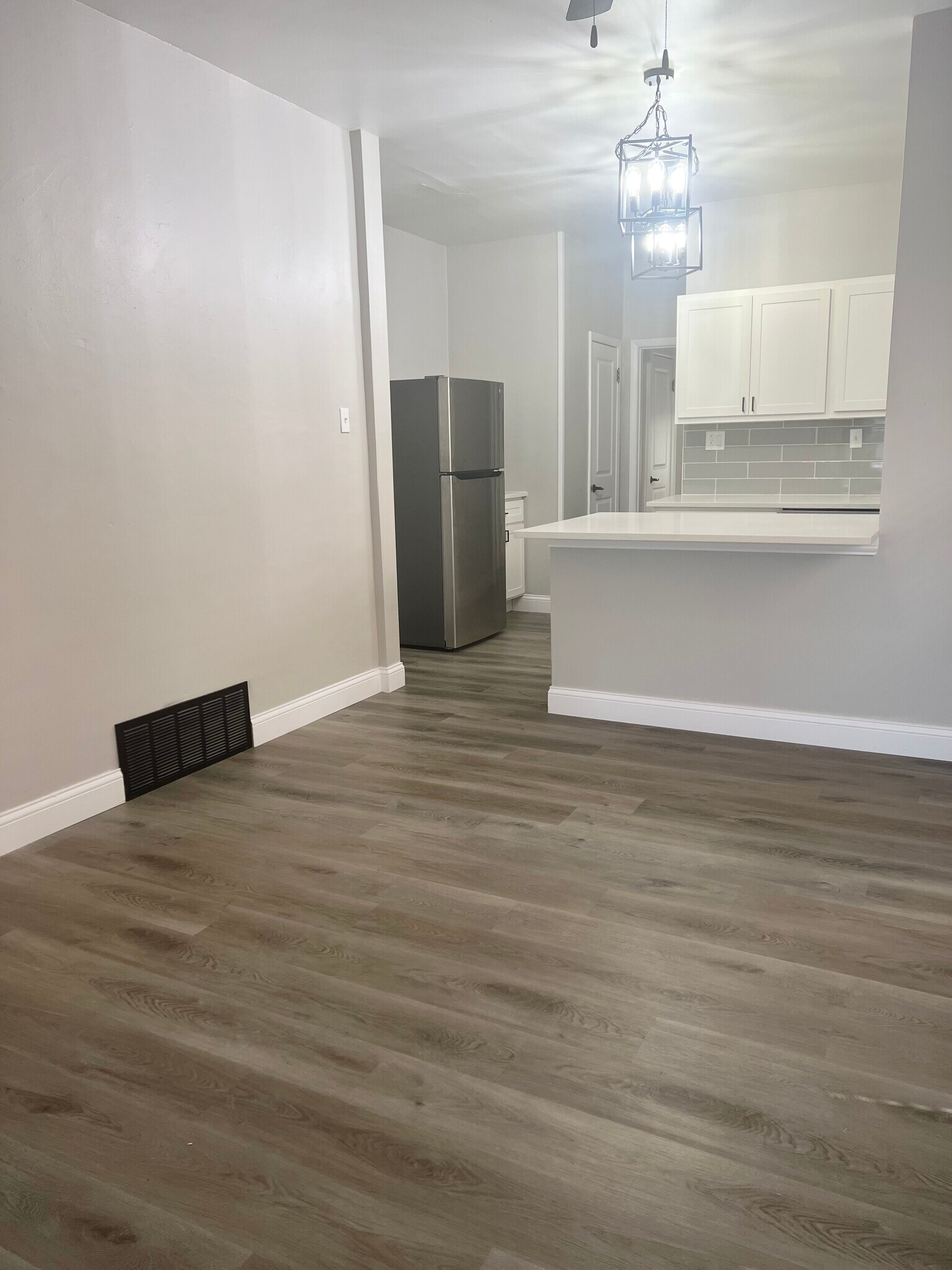 Dining room 1.2 - 4622 Shenandoah Ave