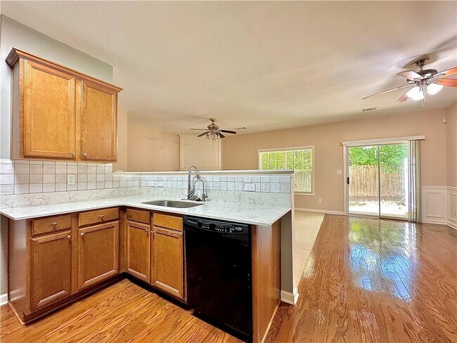 Building Photo - 370 Creek Manor Way