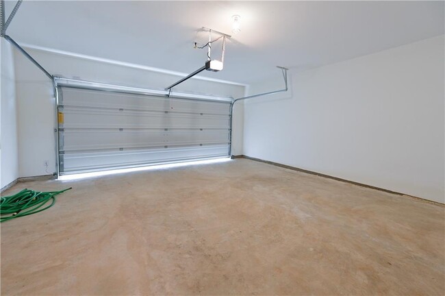 Building Photo - 524 Republic Dr