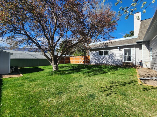 Building Photo - 322 Park Dr