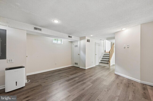Building Photo - 118 Sylvan Terrace