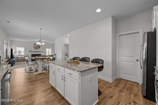 Building Photo - 430 Nantucket Trl
